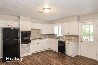 7608 Oxley Dr in Richland Hills, TX - Building Photo - Building Photo