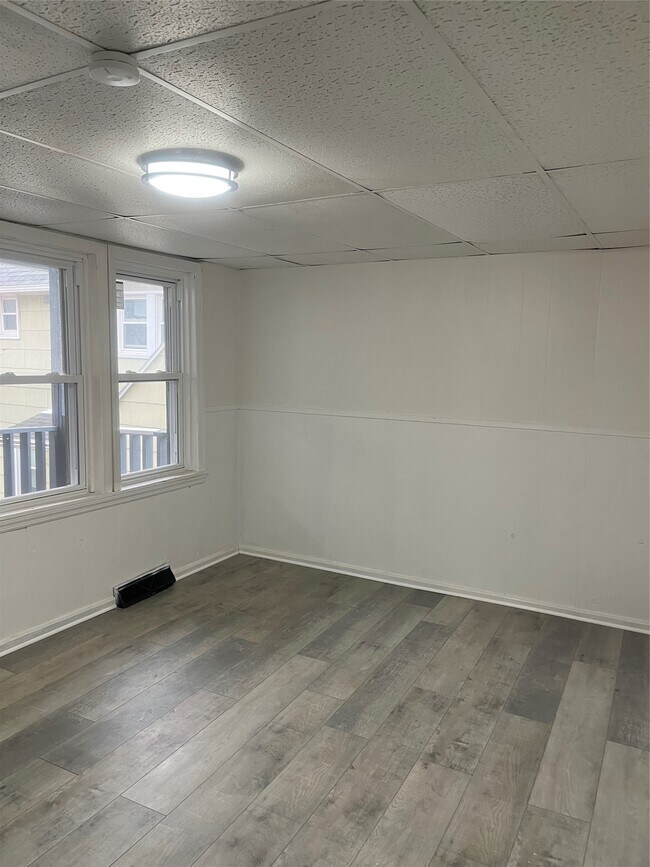 223 Squires Ave in Endicott, NY - Building Photo - Building Photo