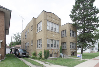 706 Plainfield Rd in Joliet, IL - Foto de edificio - Building Photo