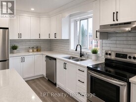 325 Baldwin St in Oshawa, ON - Building Photo