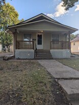 2215 SW Hazelton Ct in Topeka, KS - Building Photo