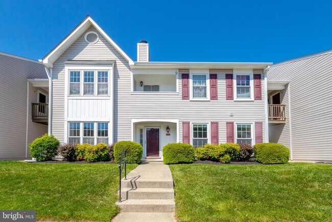 7825 Harrowgate Cir in Springfield, VA - Building Photo - Building Photo