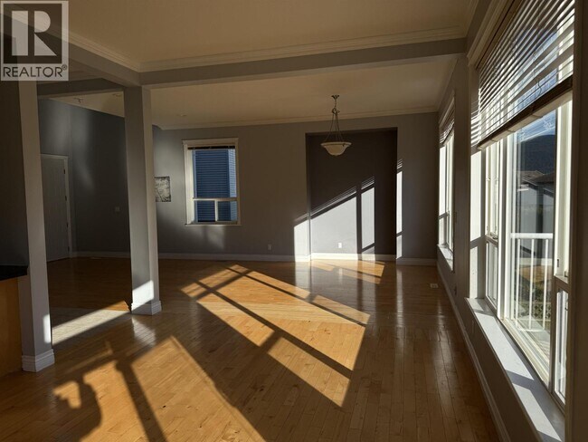 2065 Berkshire Crescent in Coquitlam, BC - Building Photo - Building Photo