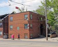 3150 Lake Shore Blvd W in Toronto, ON - Building Photo - Building Photo