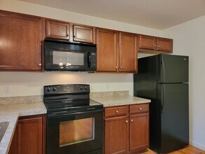 647 Winding Ln in Harrisburg, PA - Building Photo - Building Photo