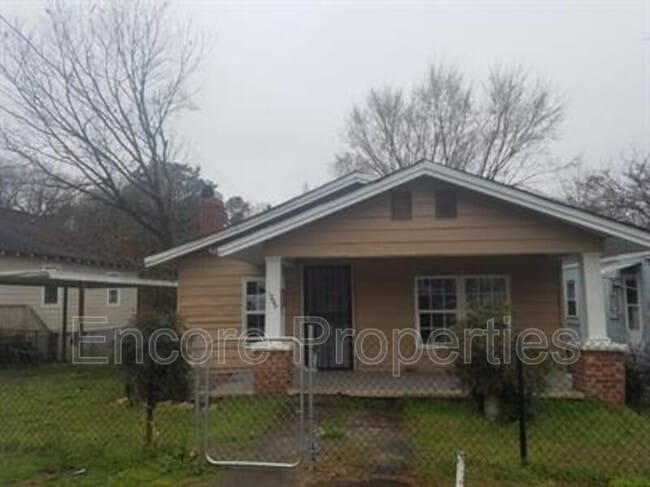 property at 1209 N Hyde Park Ave