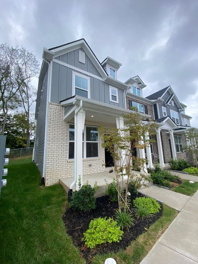 5127 Dayflower Dr in Nashville, TN - Building Photo - Building Photo