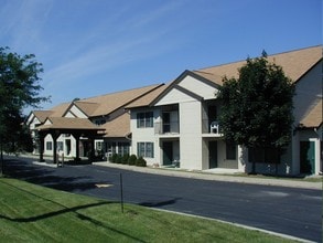 Applewood Manor Apartments in Camillus, NY - Building Photo - Building Photo