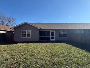 1211 E Harper Ave in Maryville, TN - Building Photo - Building Photo