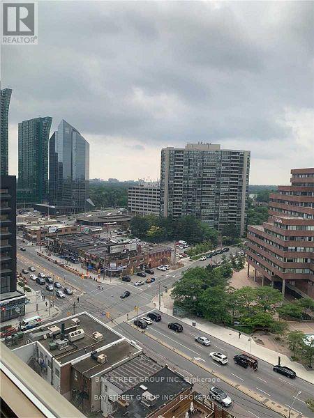 30-1630 Greenfield Ave in Toronto, ON - Building Photo