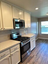 6115 Potenza Ln in Bakersfield, CA - Building Photo - Building Photo