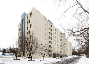 Carpenter Place Apartments in Ann Arbor, MI - Building Photo - Building Photo