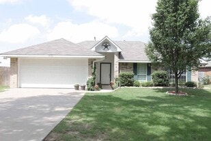 19896 CR 172 in Flint, TX - Building Photo