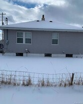 2020 Utley Rd in Flint, MI - Building Photo