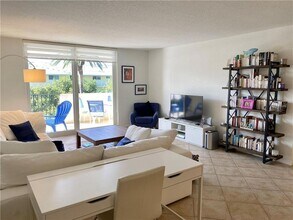 1000 Spanish River Rd, Unit 4D in Boca Raton, FL - Building Photo - Building Photo