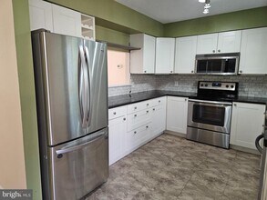 6010 Lands End Ln in Alexandria, VA - Building Photo - Building Photo