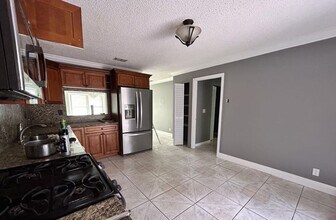 7347 Pinedale Dr in Boynton Beach, FL - Building Photo - Building Photo