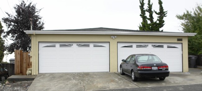 21429 Ocean View Dr in Hayward, CA - Building Photo - Building Photo