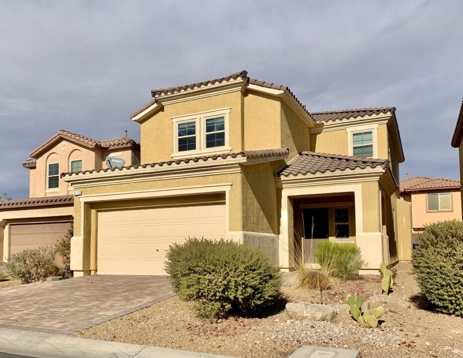 372 Botanic Gardens Dr in Las Vegas, NV - Building Photo