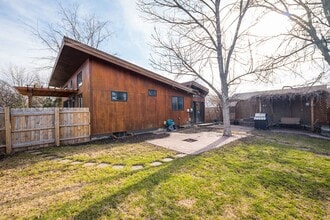 905 N 25th St in Grand Forks, ND - Building Photo - Building Photo