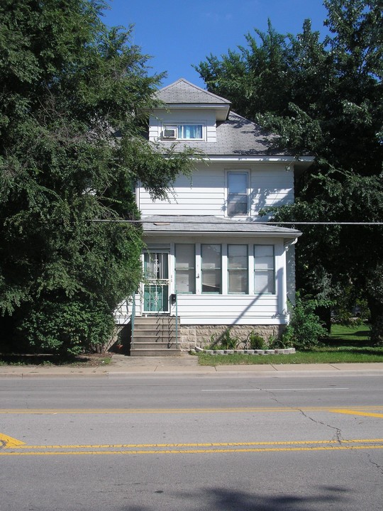 118 S 7th St in Dekalb, IL - Building Photo