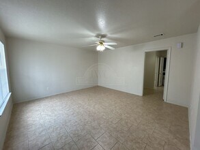 1505 Dugger Cir in Killeen, TX - Foto de edificio - Building Photo