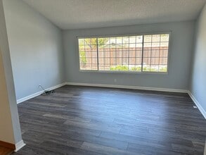 4430 Jefferson St in Napa, CA - Foto de edificio - Building Photo