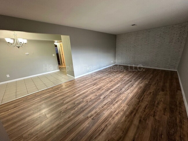 302 Woodhenge Dr in Collinsville, IL - Building Photo - Building Photo