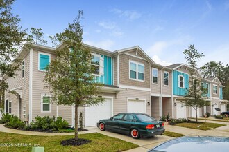 7419 Palm Hills Dr in Jacksonville, FL - Building Photo - Building Photo