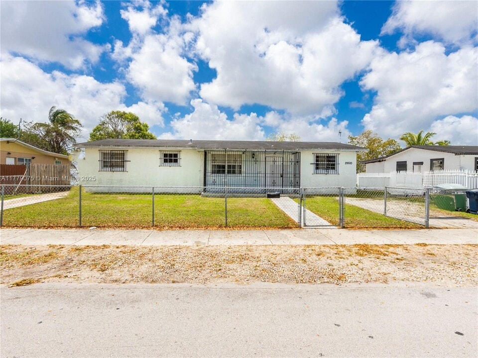 29500 SW 144th Ave in Homestead, FL - Building Photo