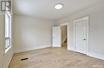812 Logan Ave in Toronto, ON - Building Photo - Building Photo