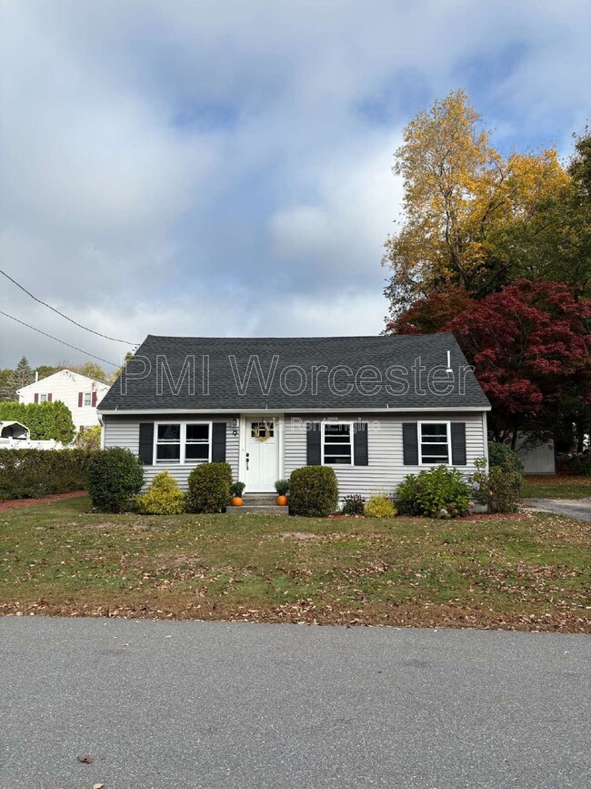 9 Greenwood Dr in Auburn, MA - Building Photo - Building Photo