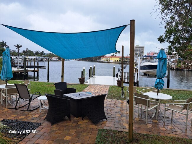 35 44th Ave in St Pete Beach, FL - Foto de edificio - Building Photo