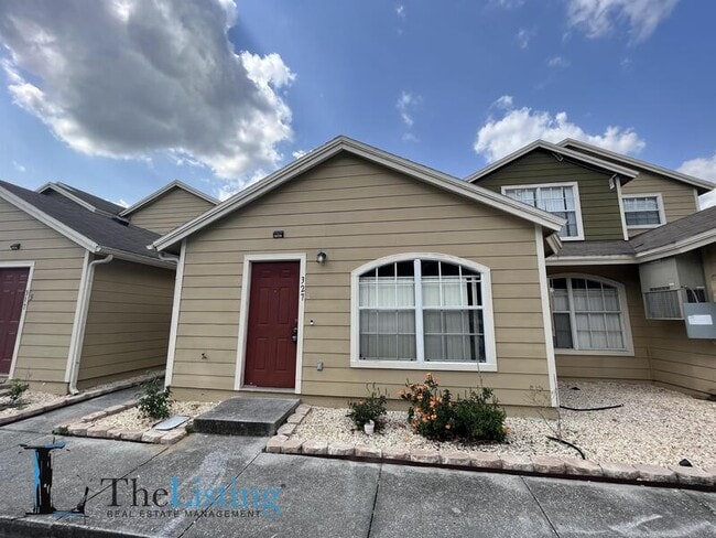 327 Coconut Palm Way in Davenport, FL - Building Photo - Building Photo