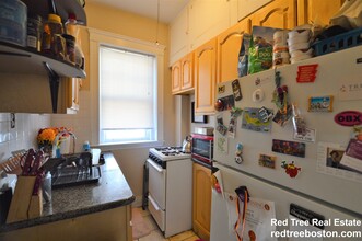 319 Allston St, Unit 4 in Boston, MA - Building Photo - Building Photo