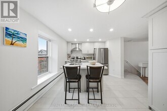 209 Hunter St E in Hamilton, ON - Building Photo - Building Photo