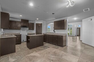 5528 Somerville St in Laredo, TX - Building Photo - Building Photo