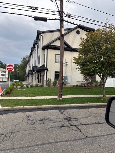 103-105 Munsell Ave in Linden, NJ - Foto de edificio - Building Photo