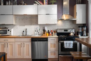 61 Cummins Hwy in Boston, MA - Building Photo