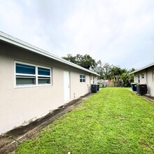 2211 SW 47th St in Fort Lauderdale, FL - Building Photo - Building Photo