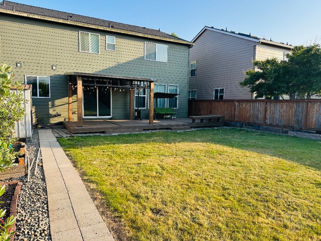 5202 NW Shoreline Way in Portland, OR - Building Photo - Building Photo
