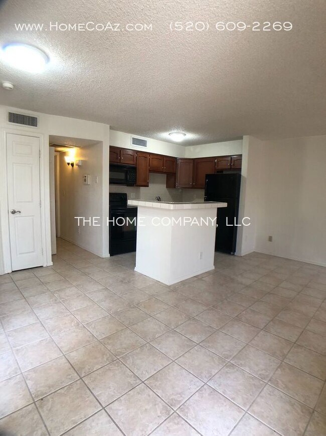 2601 W Broadway Blvd-Unit -UNIT E446 in Tucson, AZ - Building Photo - Building Photo