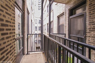 630 W Waveland Ave, Unit 3c in Chicago, IL - Building Photo - Building Photo