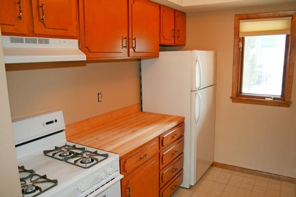 Lake St Town Homes in Excelsior, MN - Building Photo - Interior Photo