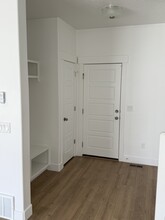 6086 W Esker Terrace Ln in West Jordan, UT - Building Photo - Building Photo