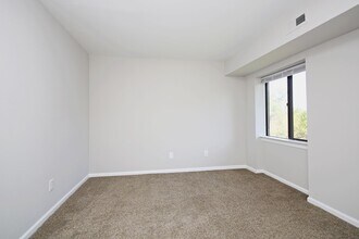 10 Spring Ct in Charlottesville, VA - Building Photo - Building Photo