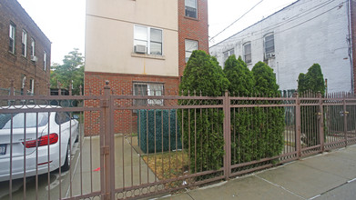 424 Montauk Ave in Brooklyn, NY - Building Photo - Building Photo