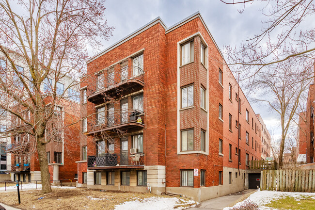 3734 De La Côte-Sainte-Catherine Ch in Montréal, QC - Building Photo - Building Photo