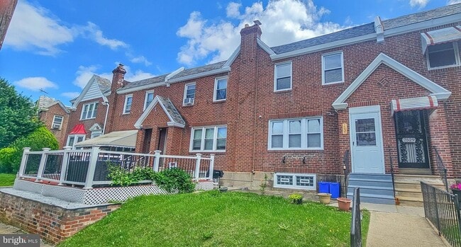 7531 E Tulpehocken St in Philadelphia, PA - Building Photo - Building Photo