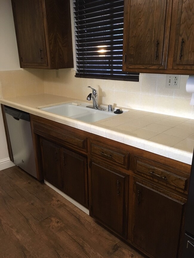 5609 Logan St in Bakersfield, CA - Building Photo - Building Photo